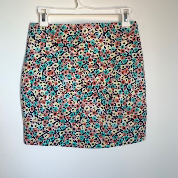 BCBGeneration Floral Print Mini Skirt Medium - Picture 5 of 9